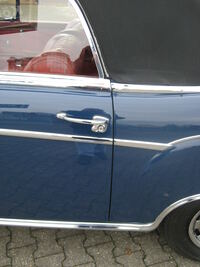 220S Cabrio blau 012